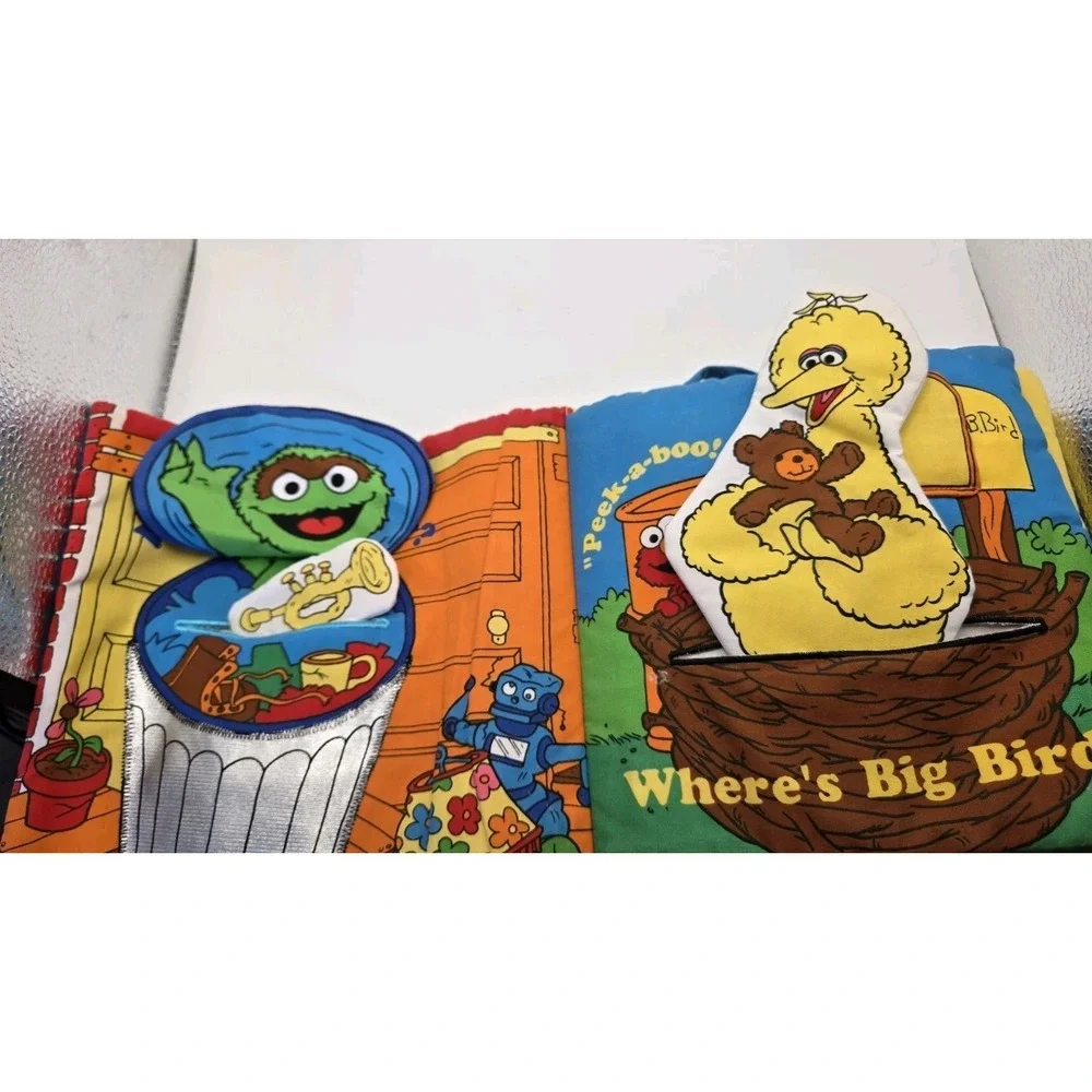 Vintage 1999 Sesame Street Elmo Peek A Boo Soft Cloth Activity Baby Book Toy
